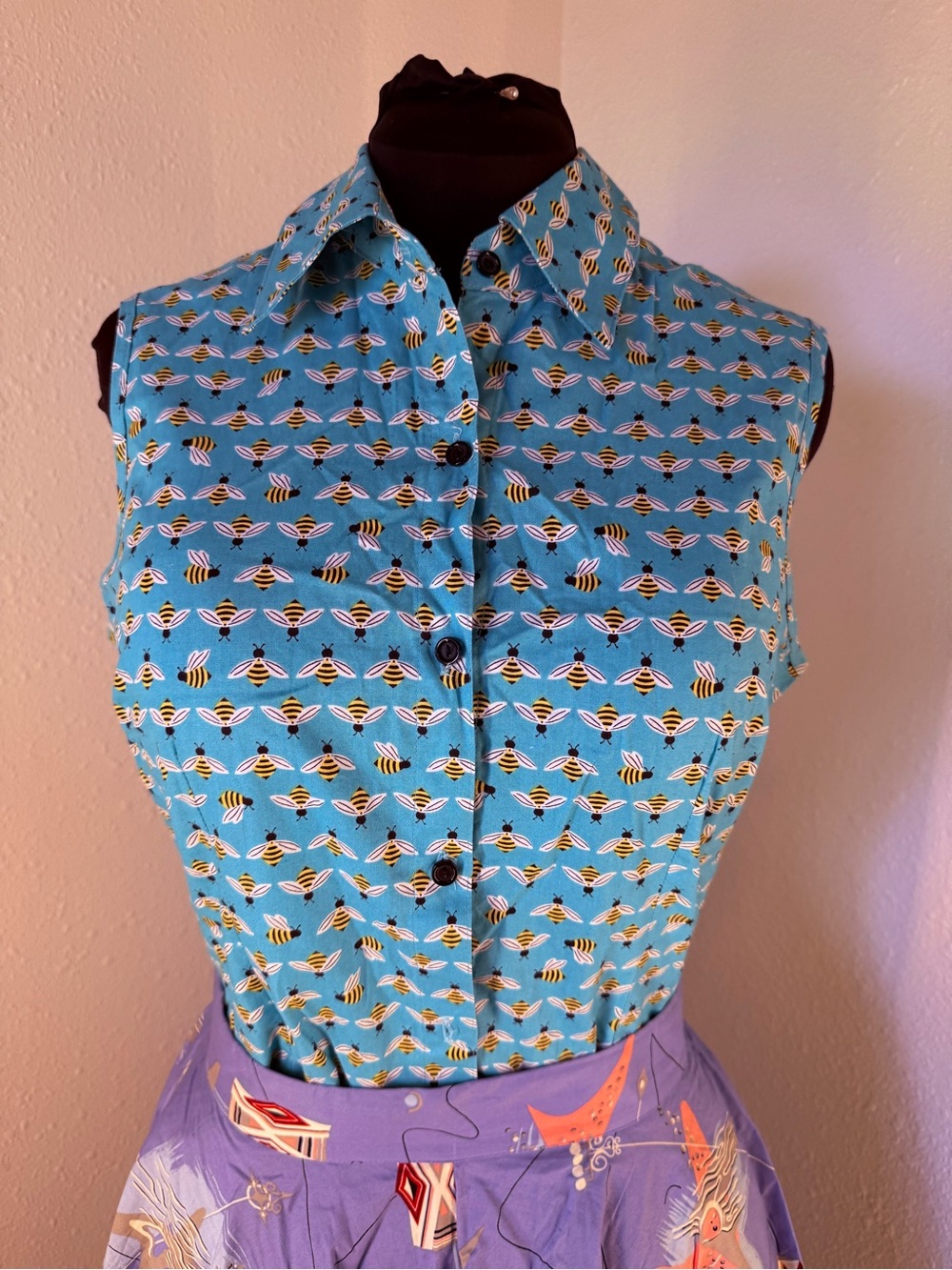 Bernie Dexter Sleeveless Blue Bee-Print Women's Button Front Top pinup xl